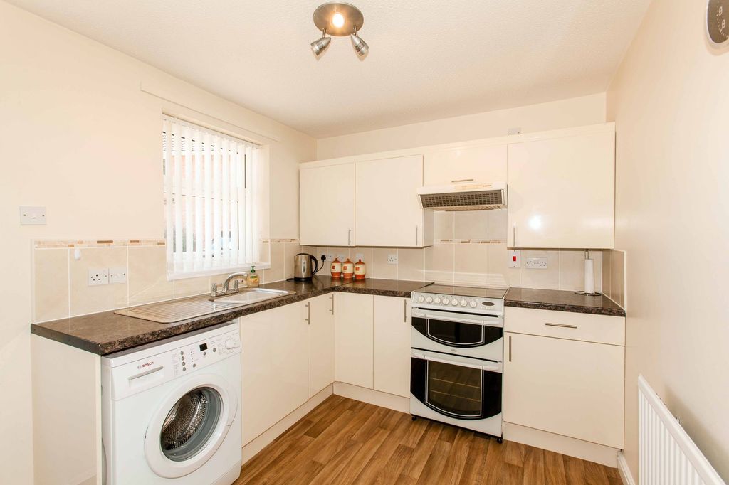 Property photo 2 of 16