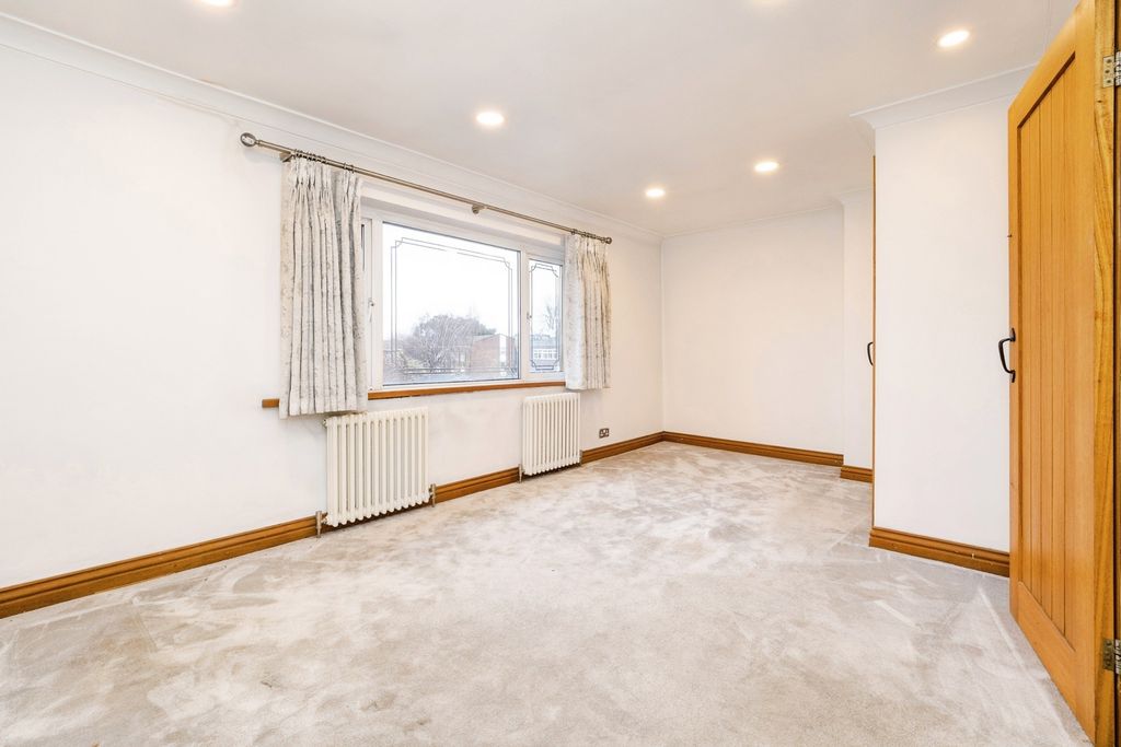 Property photo 2 of 28 Pbox-Img.Jpg