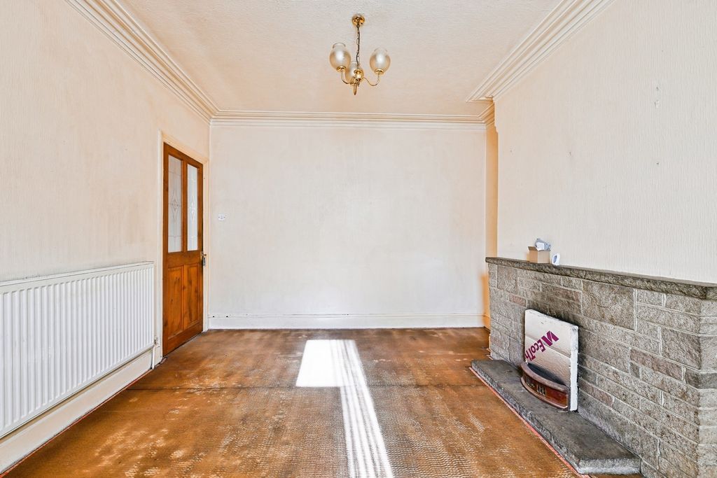 Property photo 3 of 18 Pbox-Img.Jpg