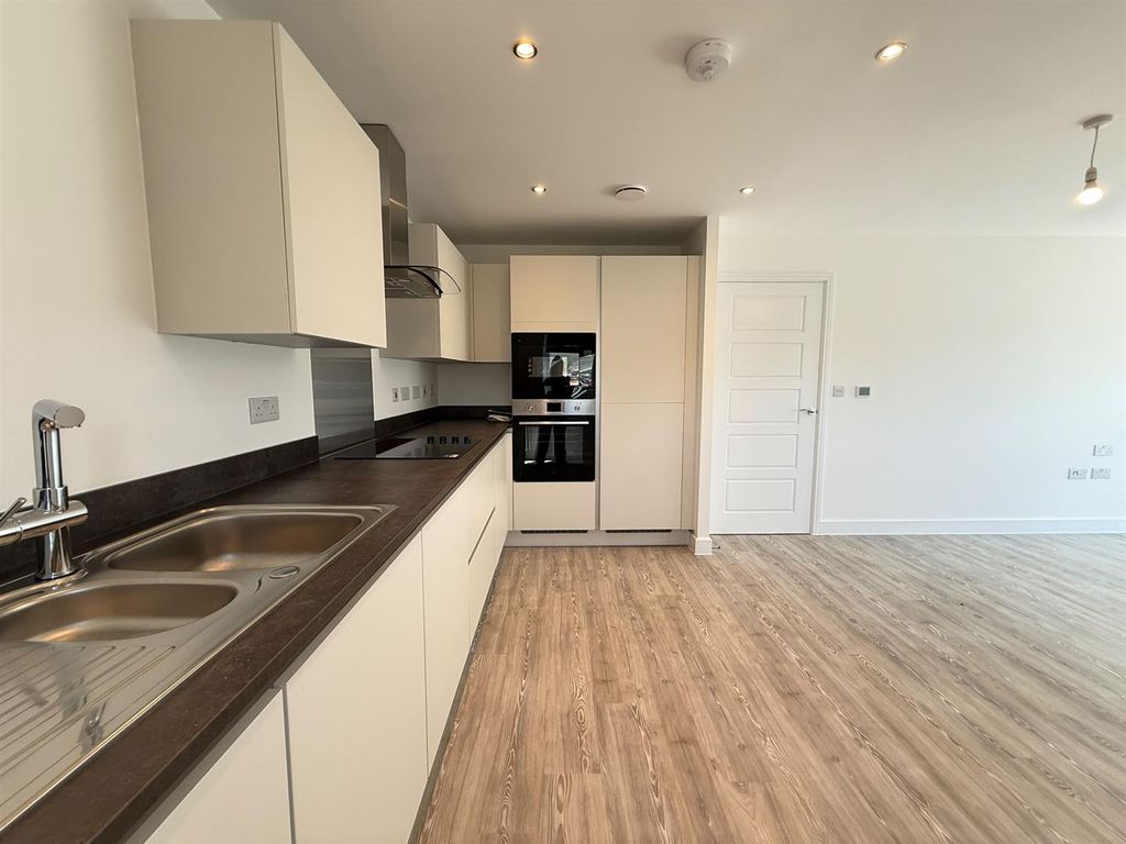 Property photo 1 of 14 Kitchen.Jpg