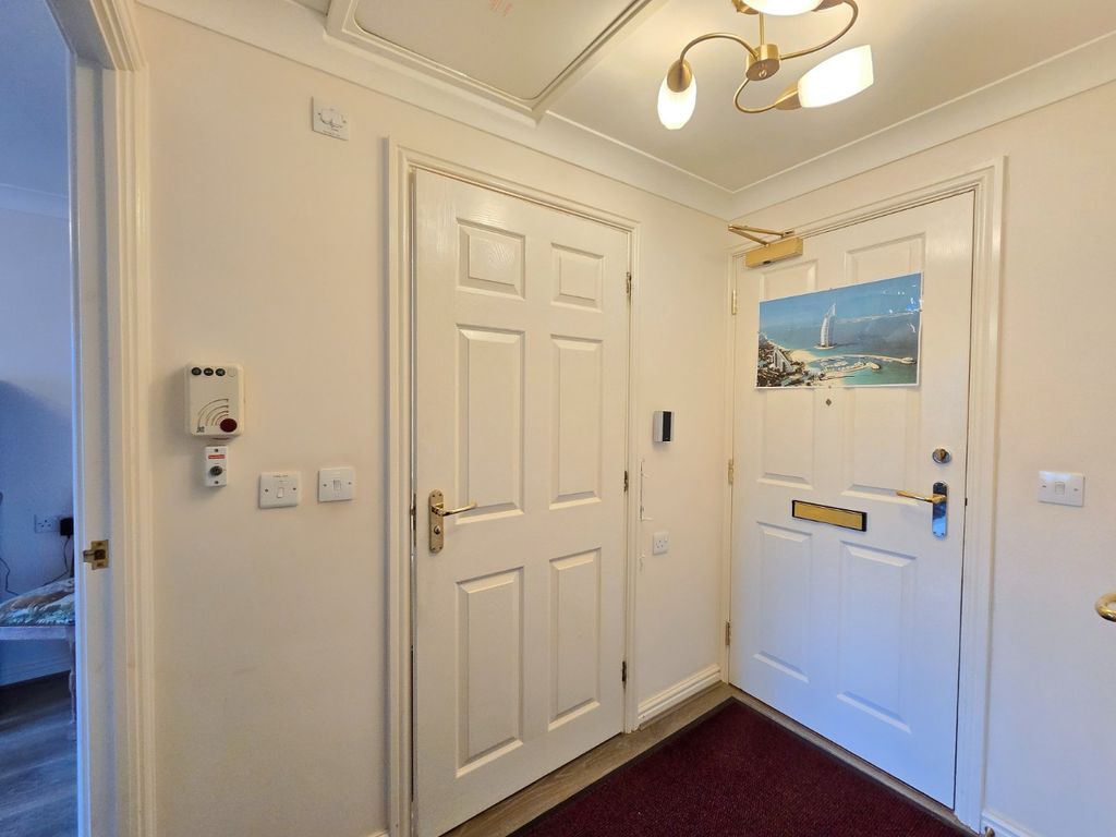 Property photo 2 of 11 4983651