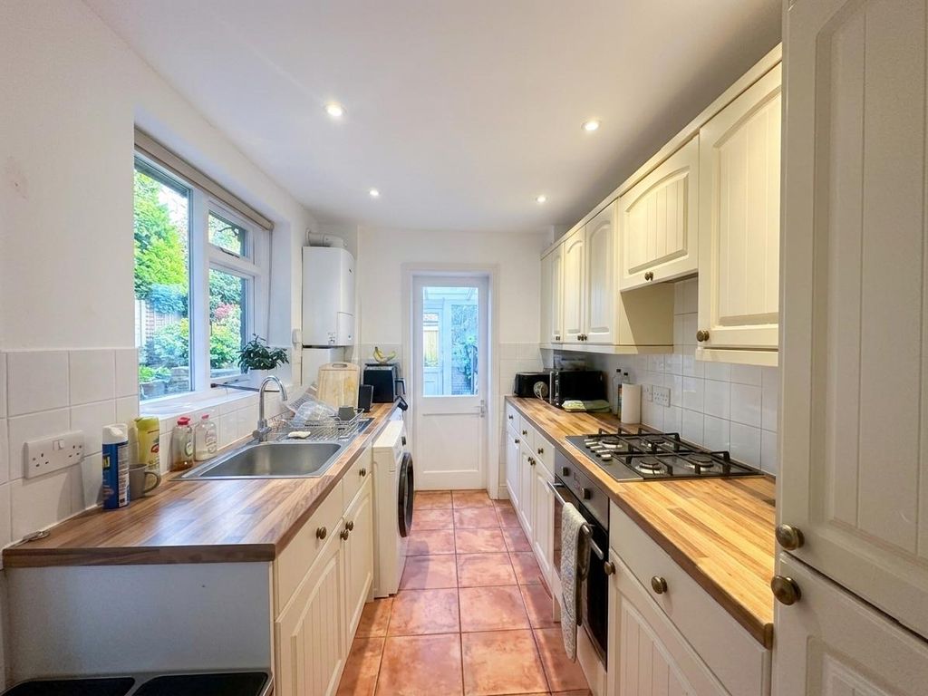 Property photo 3 of 12 Kitchen 1.Jpg