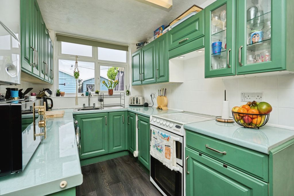 Property photo 3 of 15 Kitchen