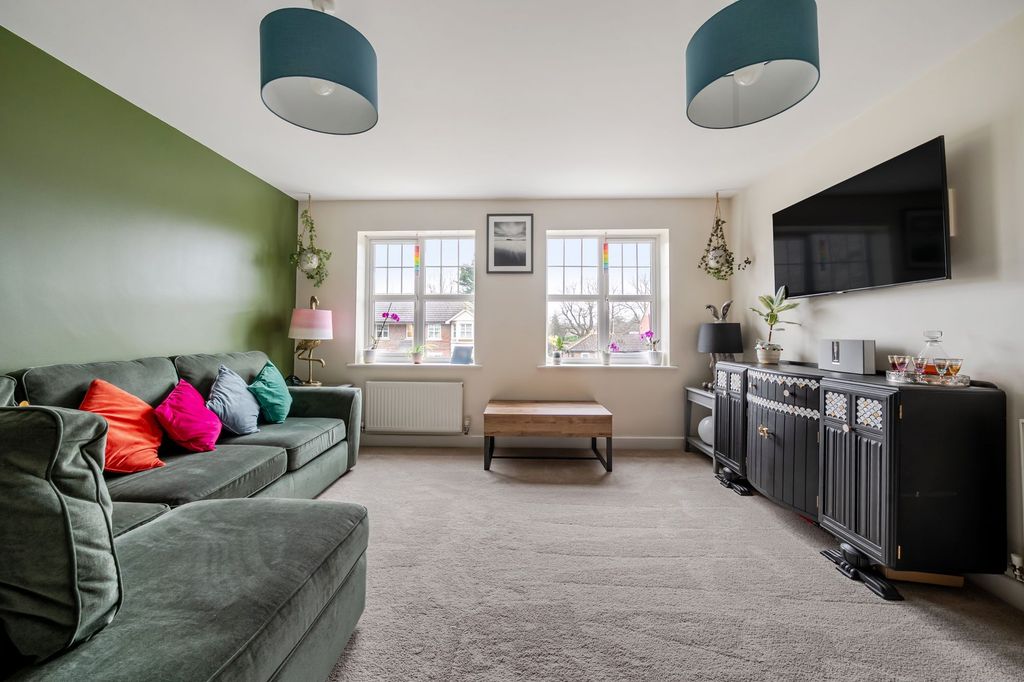 Property photo 3 of 12