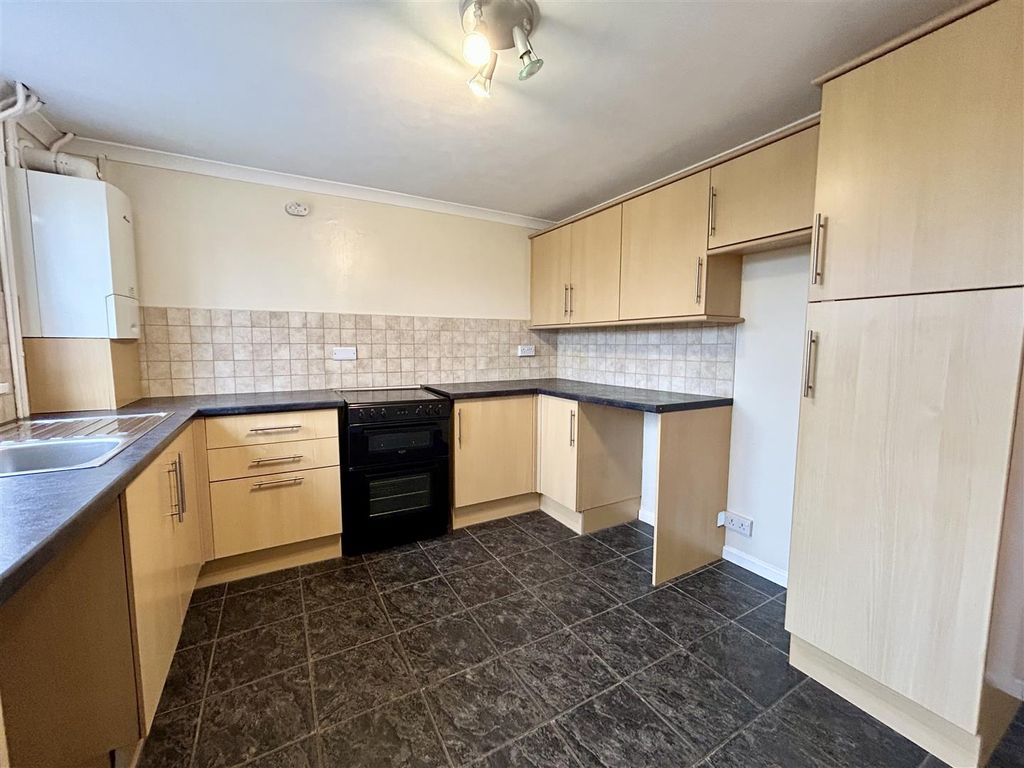 Property photo 3 of 13 Kitchen.Jpeg