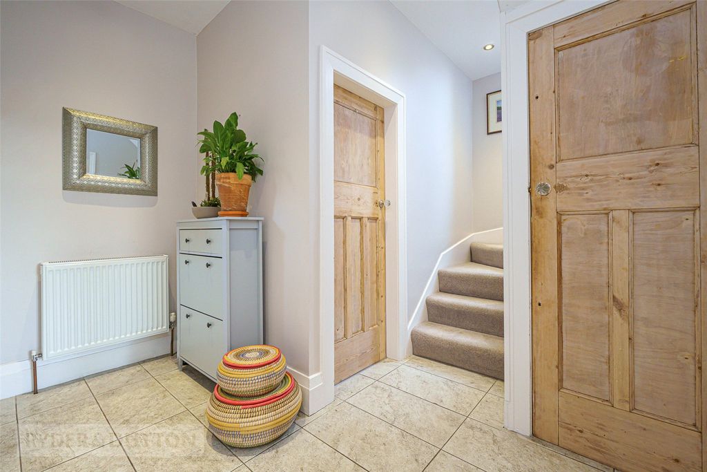 Property photo 2 of 30 Hallway