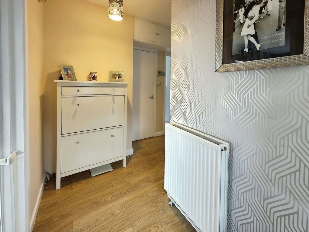 Property photo 2 of 26