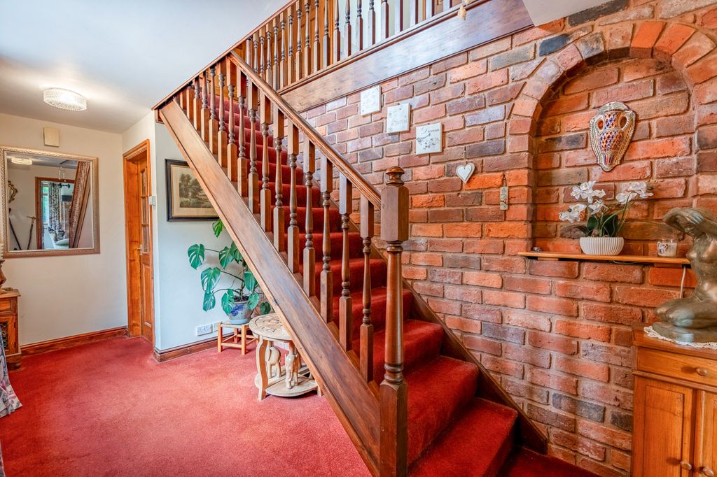 Property photo 3 of 40