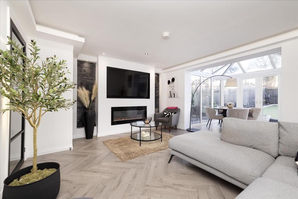 Property photo 2 of 29