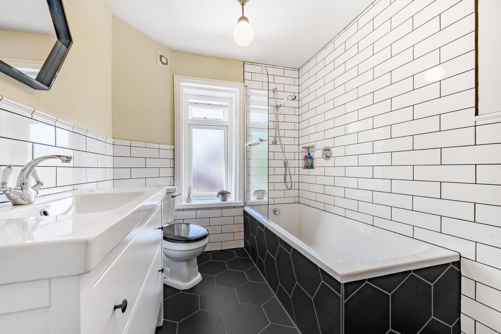 Property photo 2 of 13 Photo 9