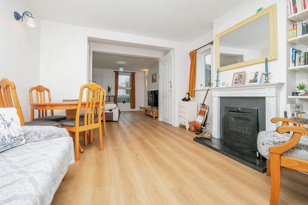 Property photo 3 of 21