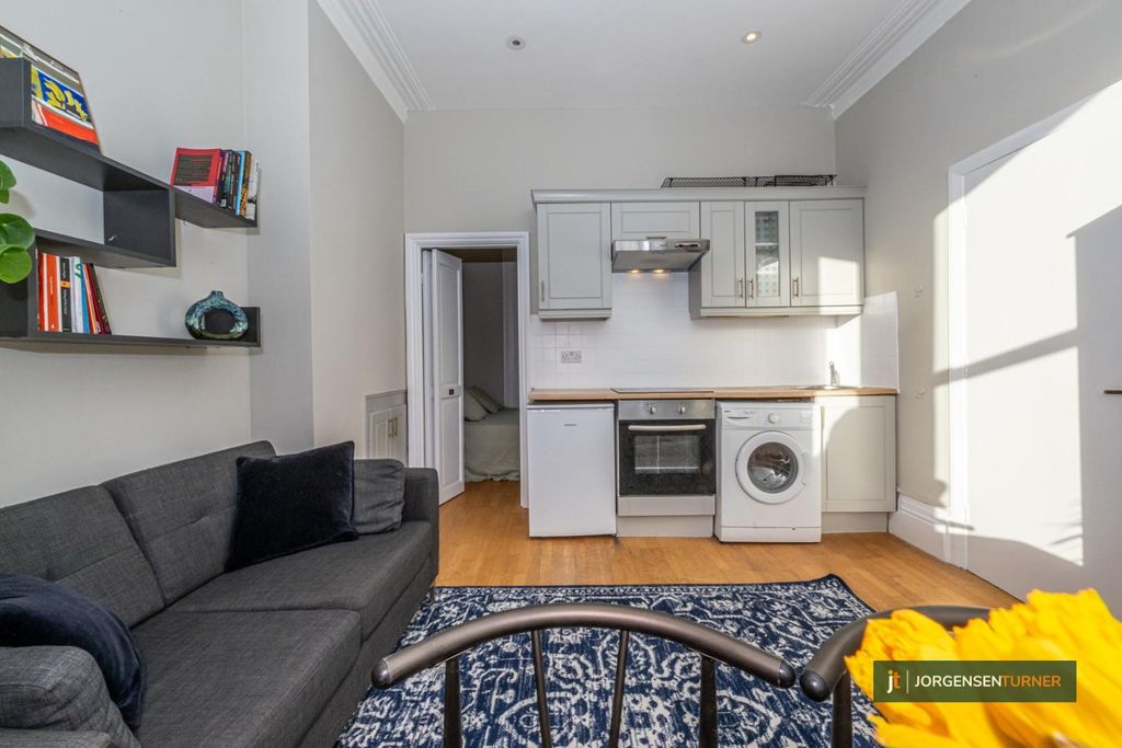 Property photo 2 of 12 Shakespeare Road 30B-010 Lr - Jt.Jpg