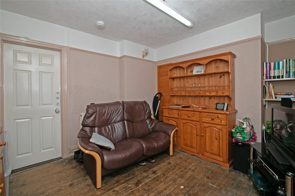 Property photo 3 of 19 Picture No. 02