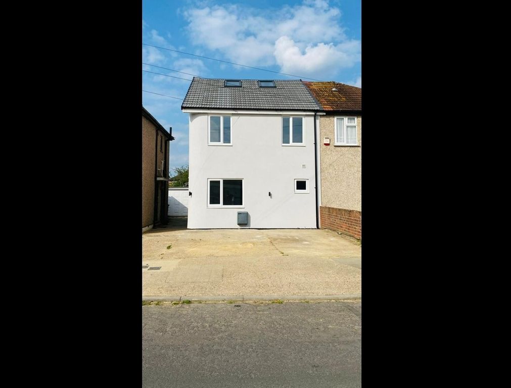 Property photo 1 of 32