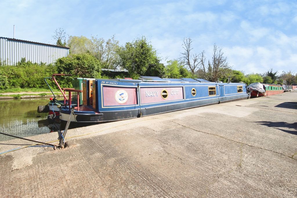 Property photo 1 of 17