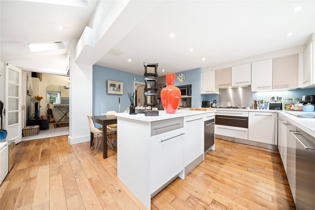 Property photo 2 of 13 Kitchen