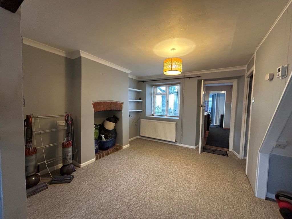 Property photo 3 of 10 Dining Room