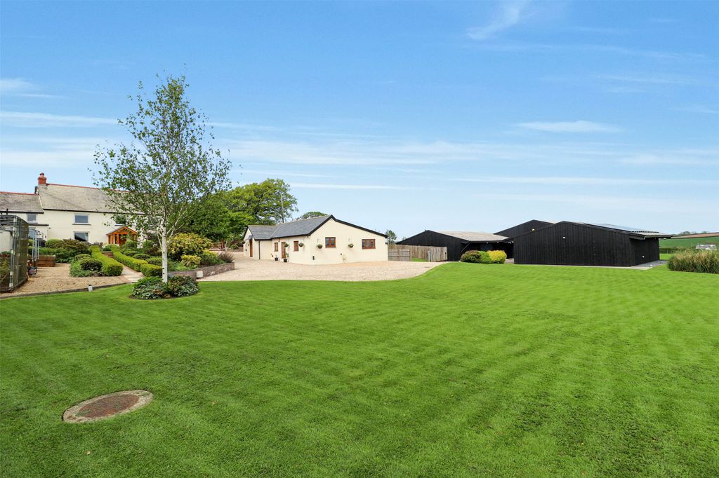Property photo 1 of 40 Picture No. 34