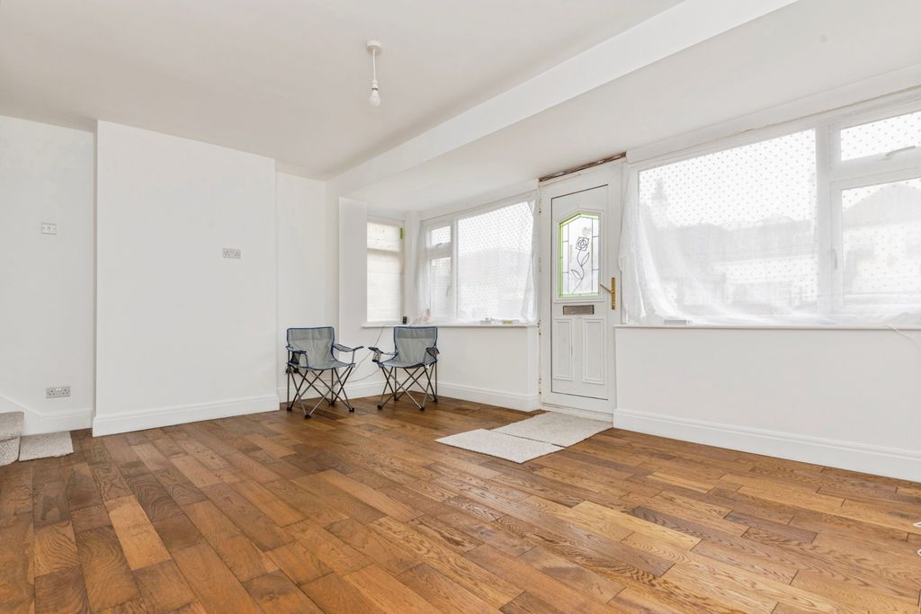 Property photo 2 of 16 Living Room