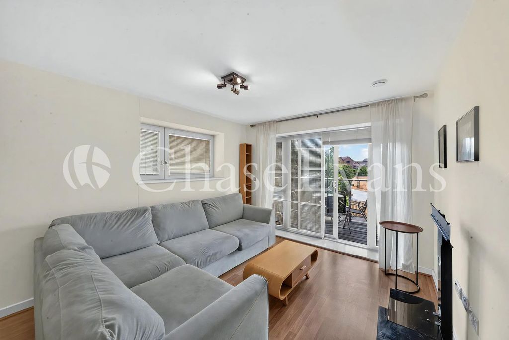 Property photo 1 of 18 Living Area