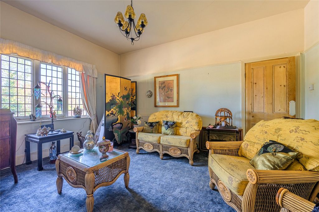 Property photo 2 of 31 Picture No. 11