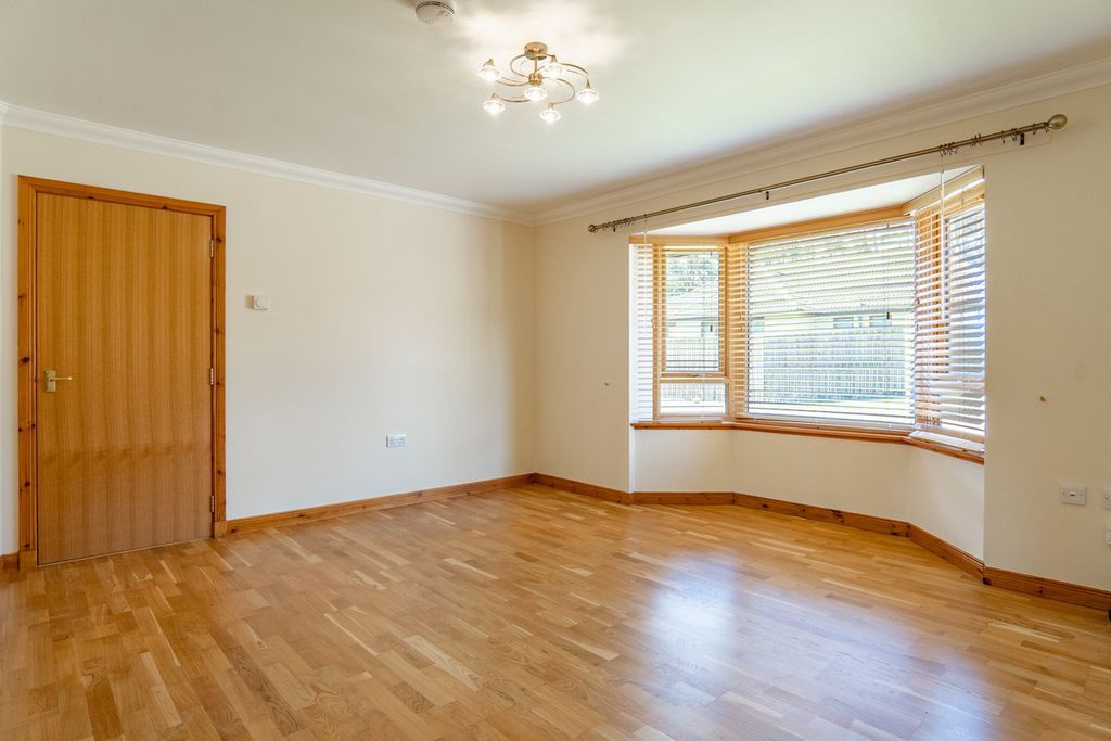 Property photo 3 of 31