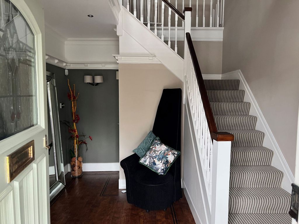 Property photo 3 of 21