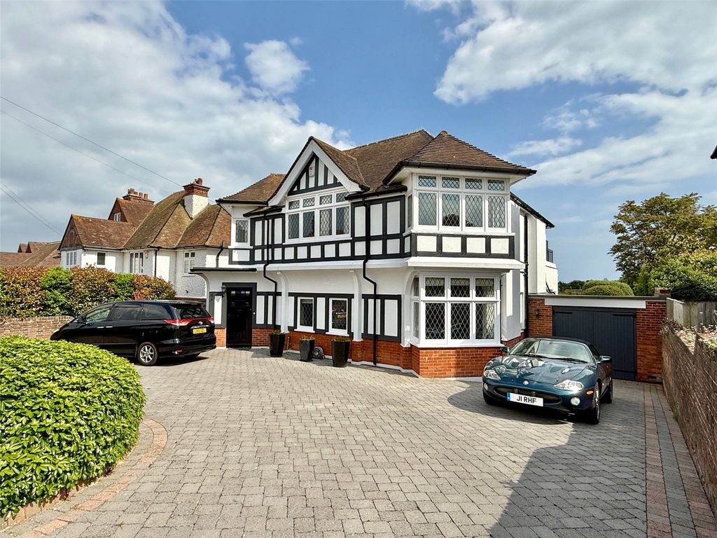 Property photo 3 of 37 Picture No. 40