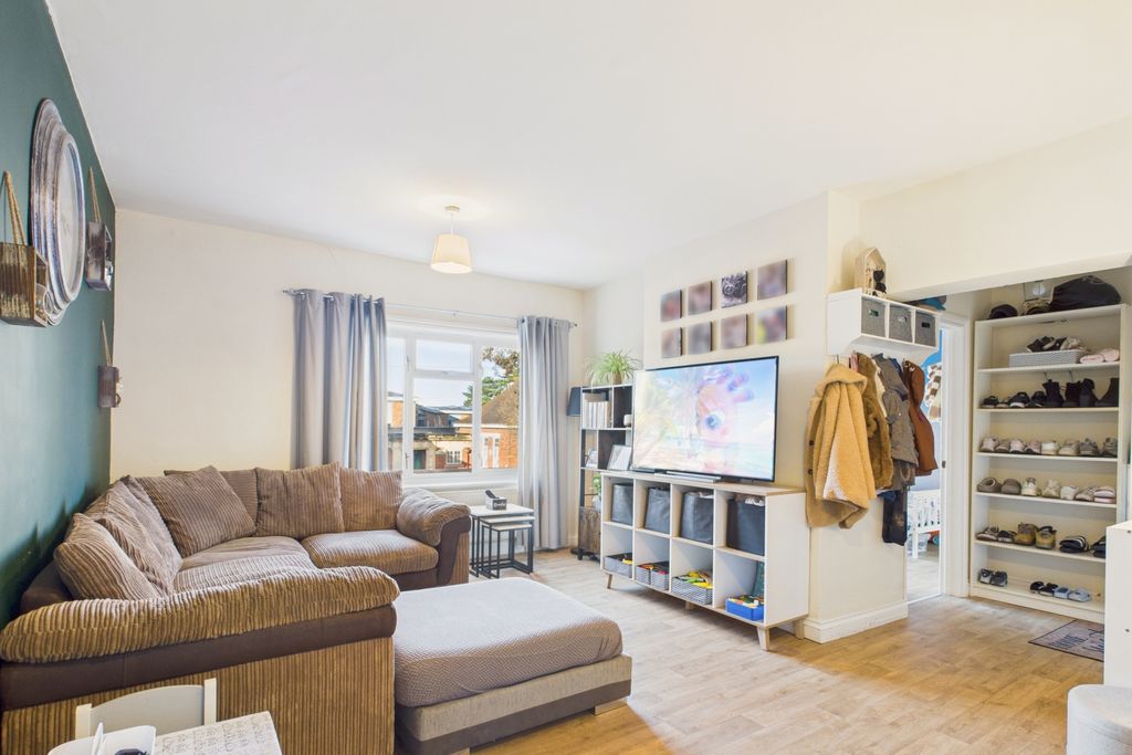 Property photo 2 of 17 Picture No. 01