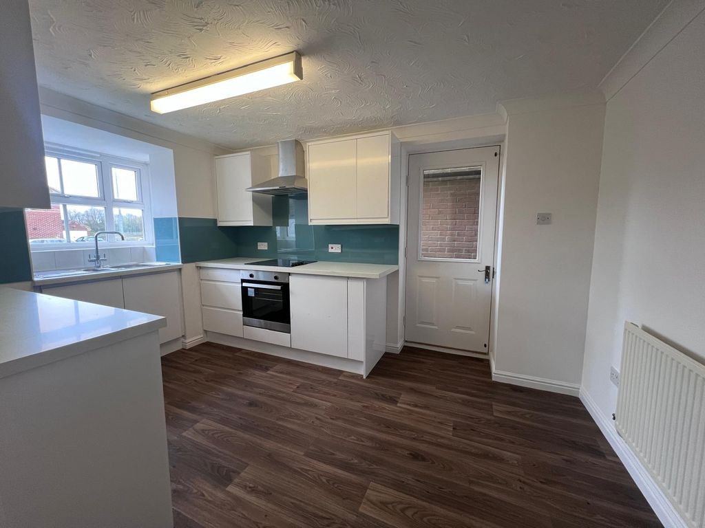 Property photo 3 of 11 Bathroom