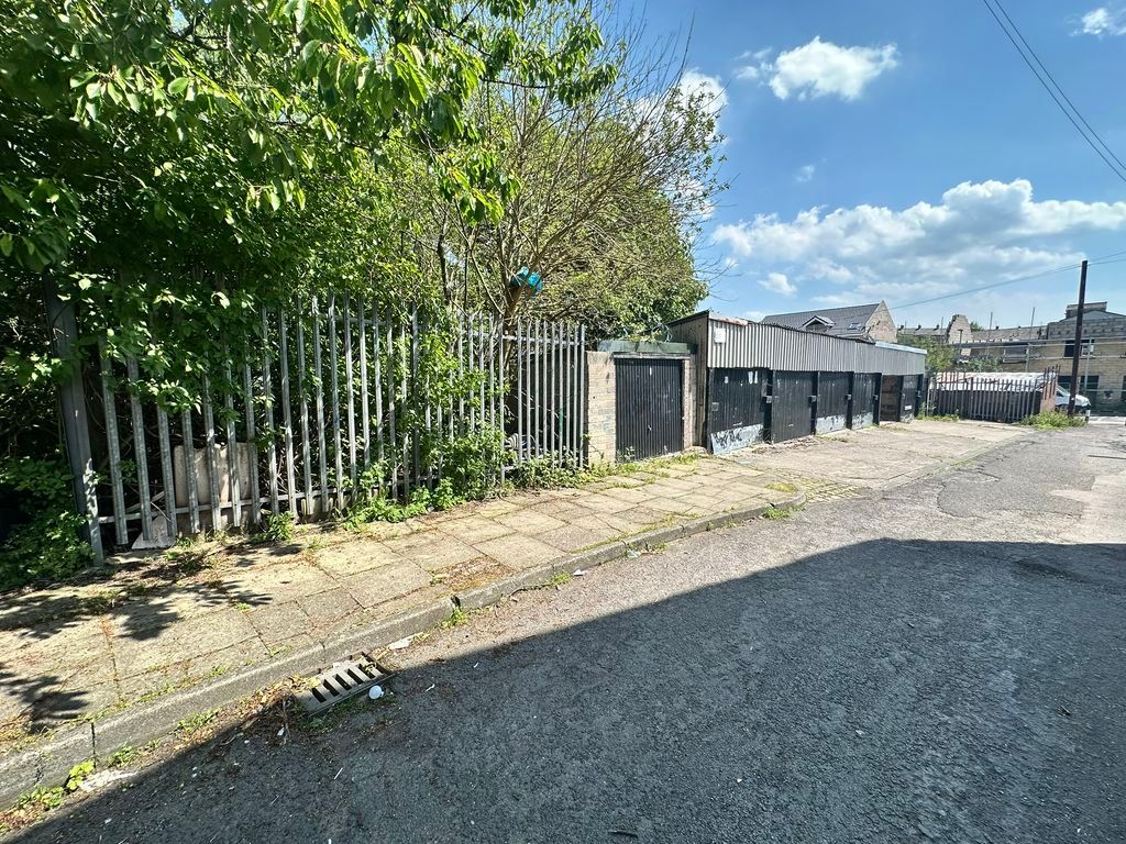 Property photo 2 of 5 Photo 2