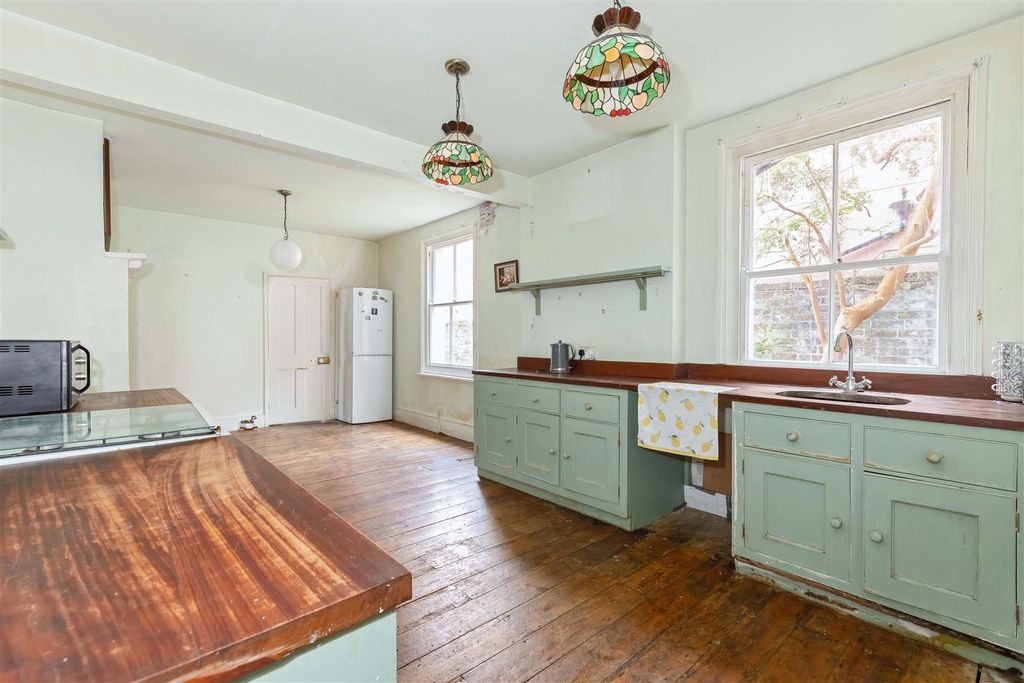 Property photo 2 of 22 Brighton Rd_20.Jpg