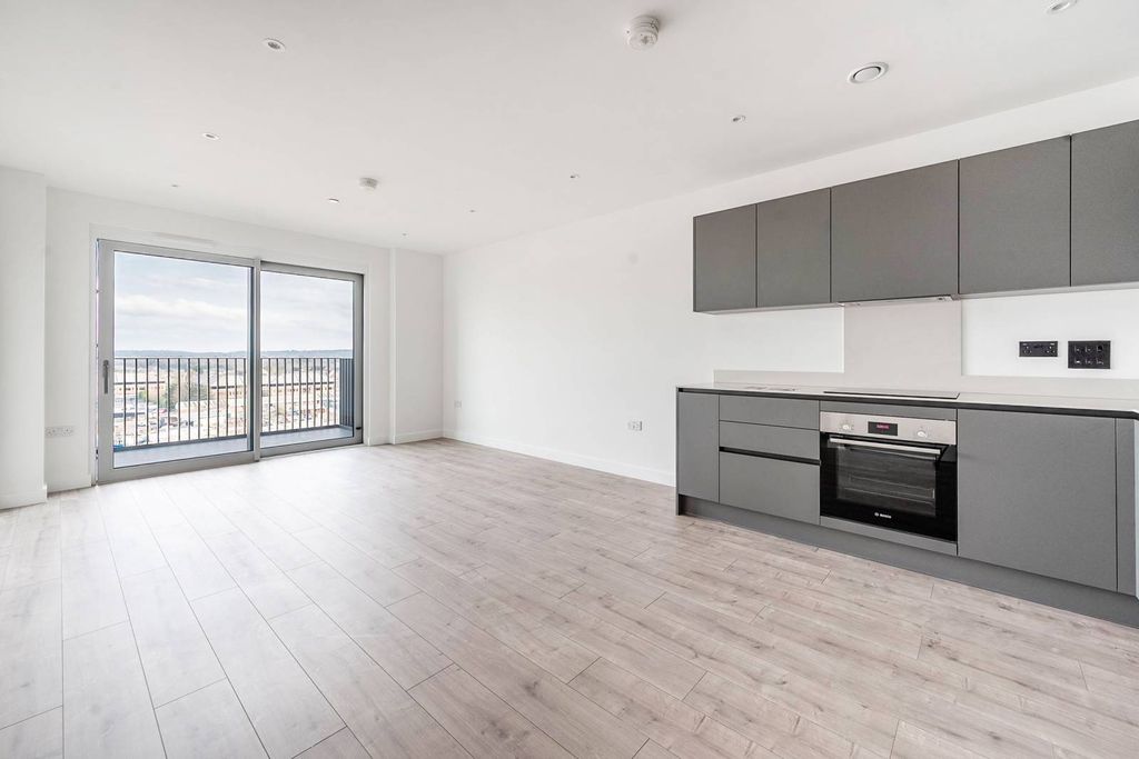 Property photo 1 of 31