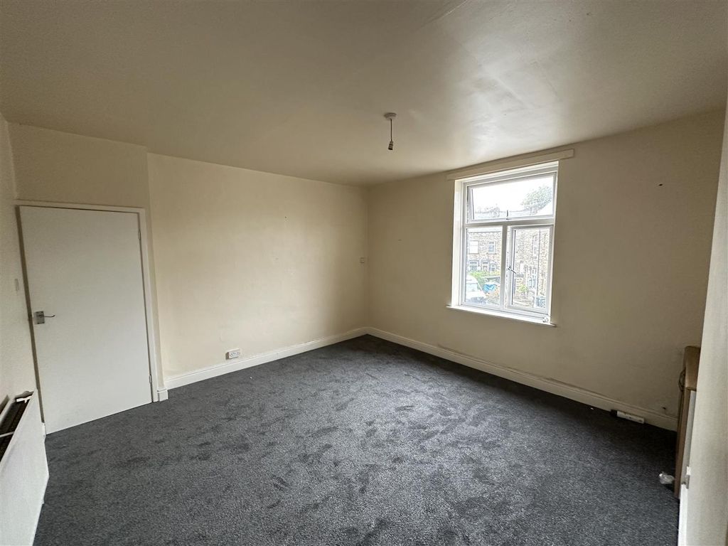 Property photo 2 of 9 Living Room