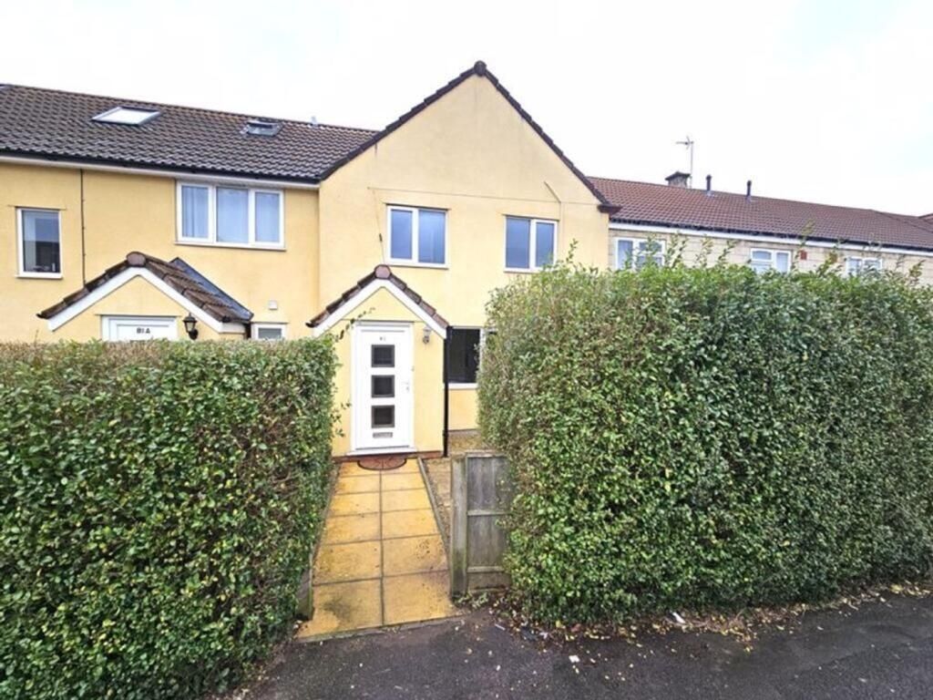 Property photo 1 of 5 A Well-Maintained Terraced House With A Neat Front...