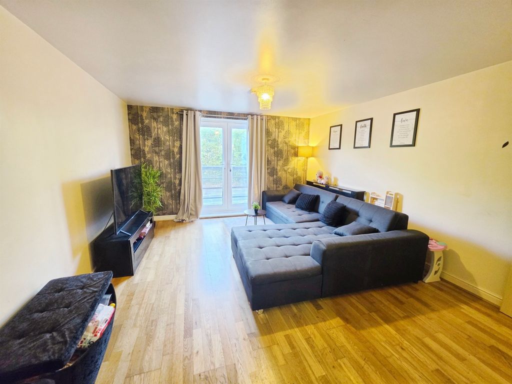 Property photo 3 of 16