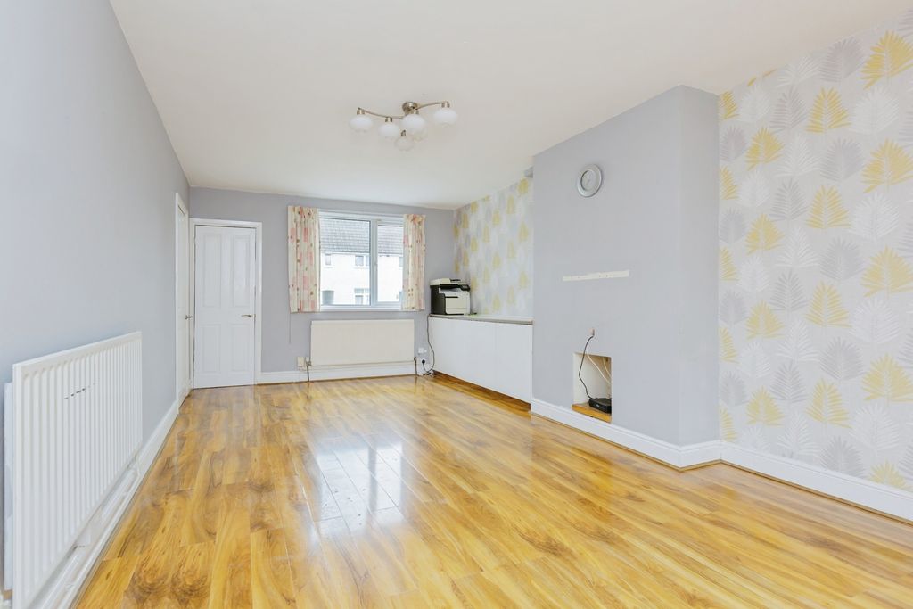 Property photo 3 of 14 Photo
