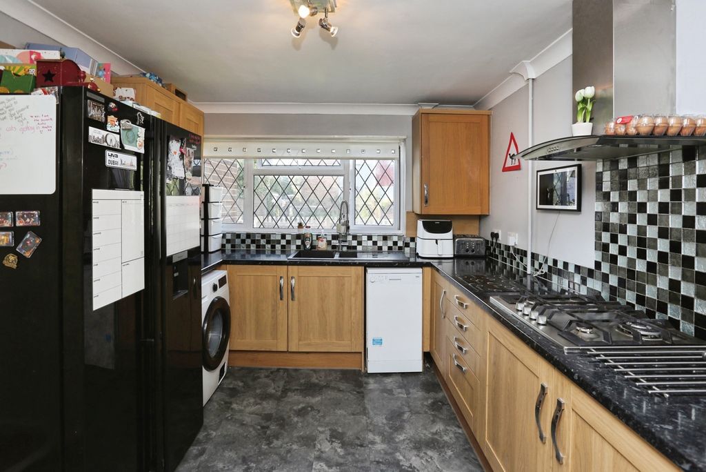Property photo 3 of 13 Pbox-Img.Jpg