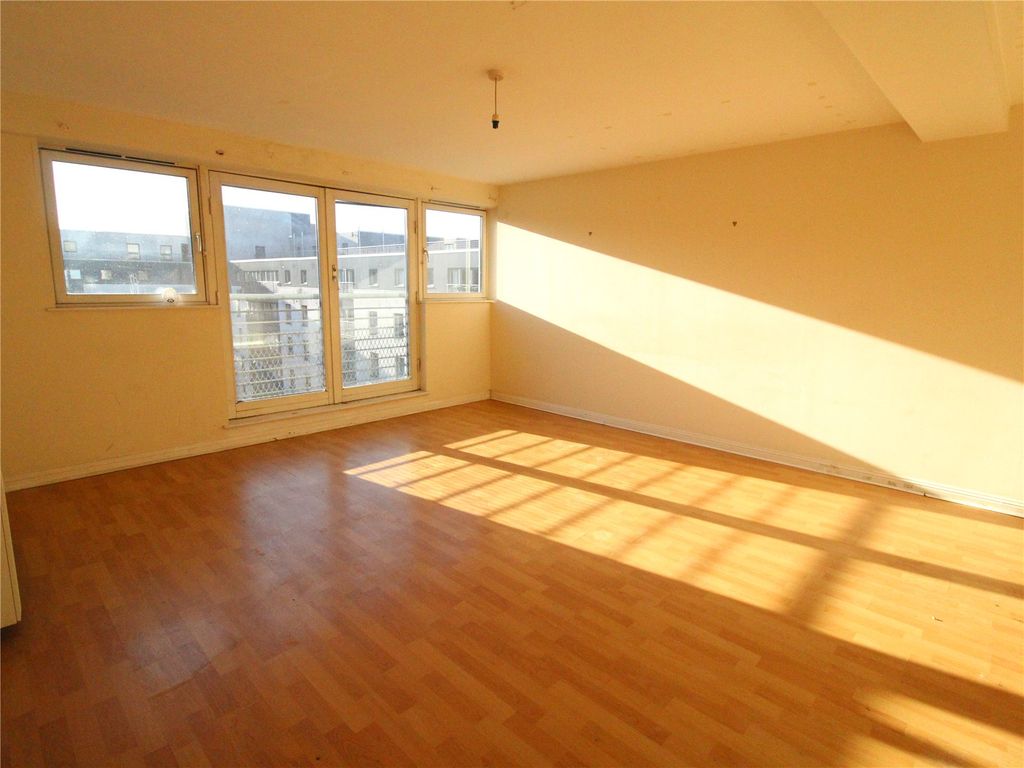 Property photo 3 of 9 Picture No. 29