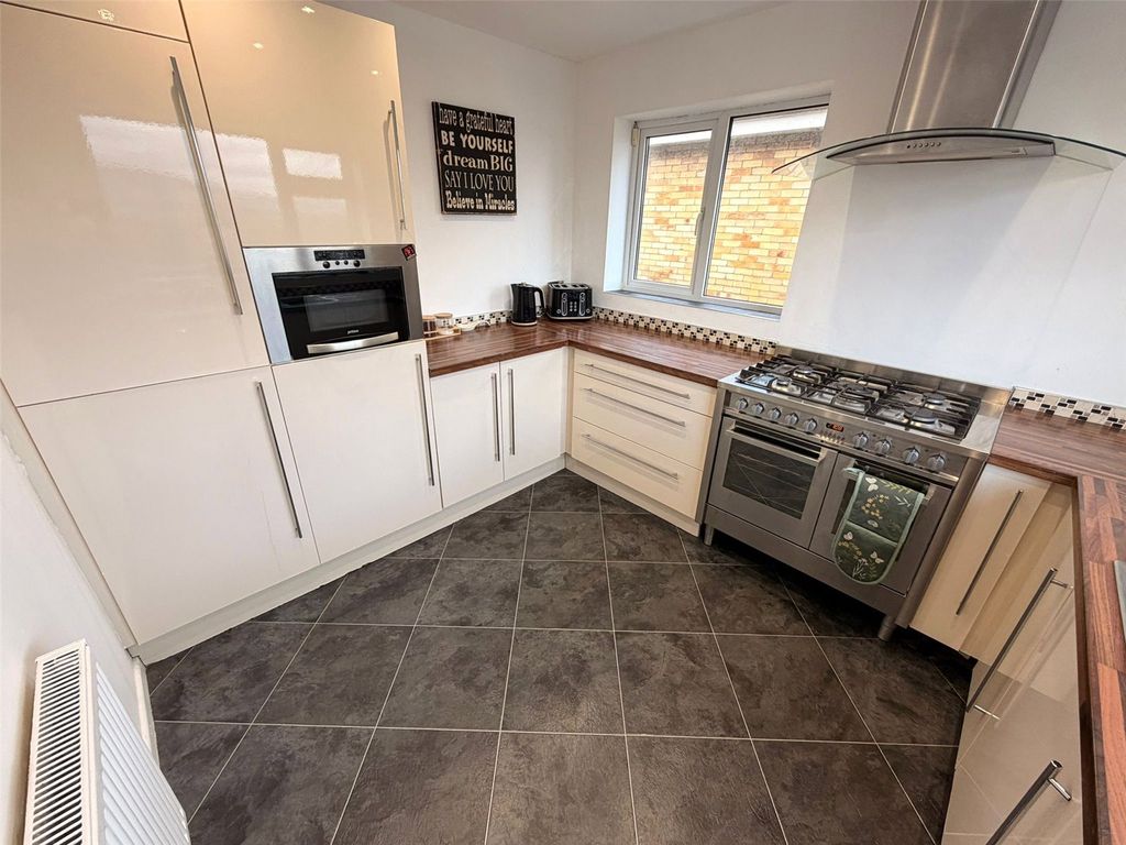 Property photo 3 of 18 Picture No. 31