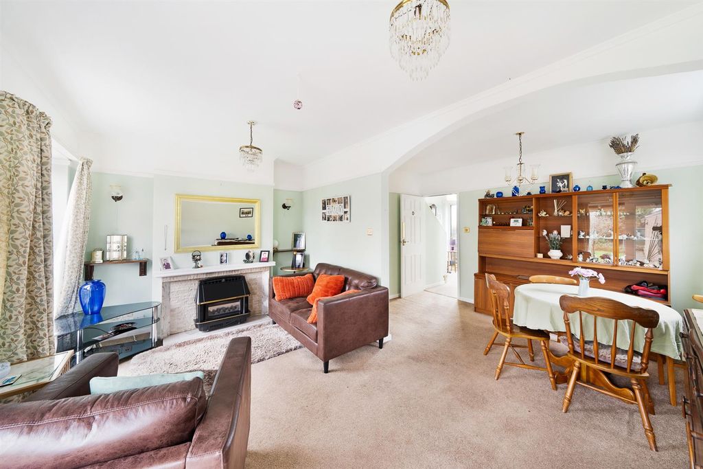 Property photo 2 of 16 Living Room