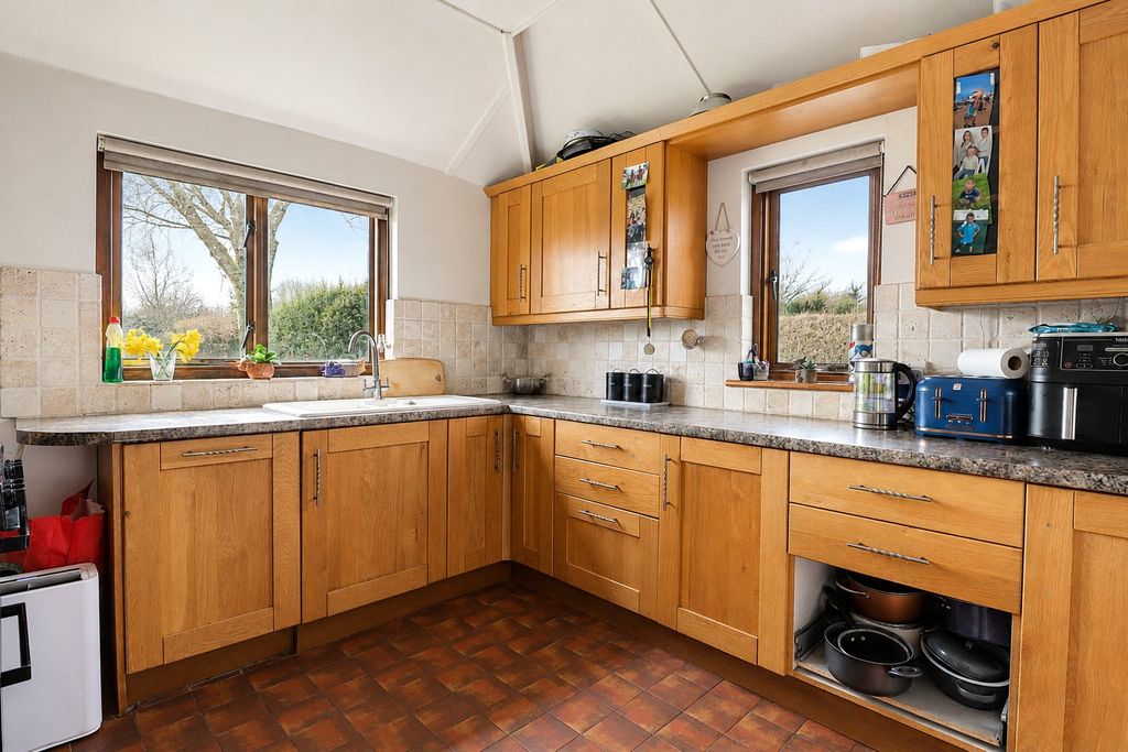 Property photo 2 of 13 Picture No. 02