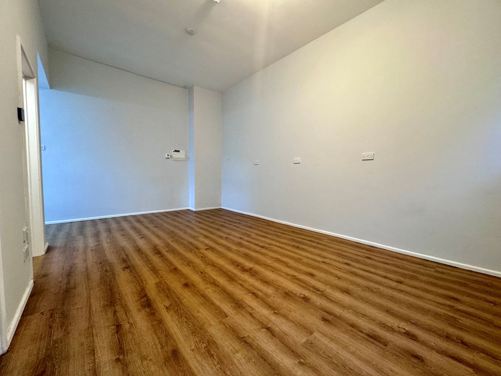 Property photo 3 of 7 3