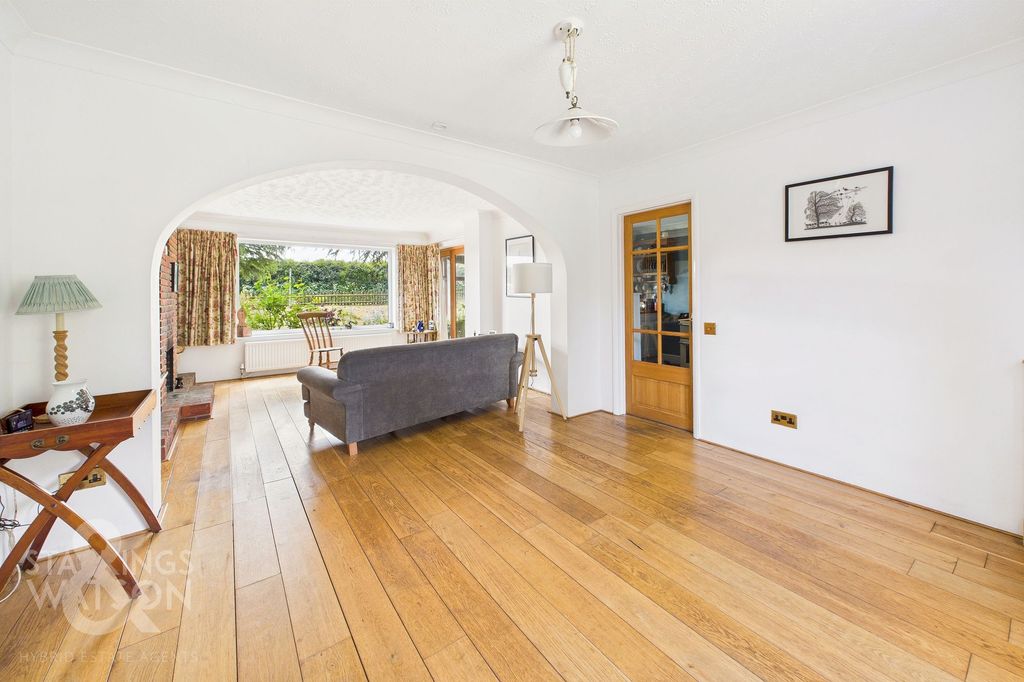 Property photo 2 of 37