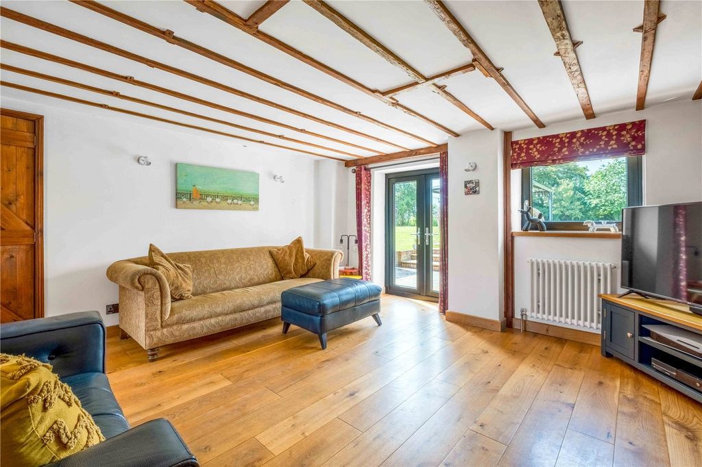 Property photo 3 of 24 Sitting Room