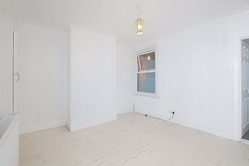 Property photo 3 of 10 Photo 12