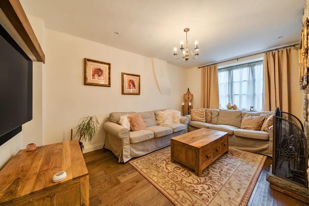 Property photo 3 of 19 Reception