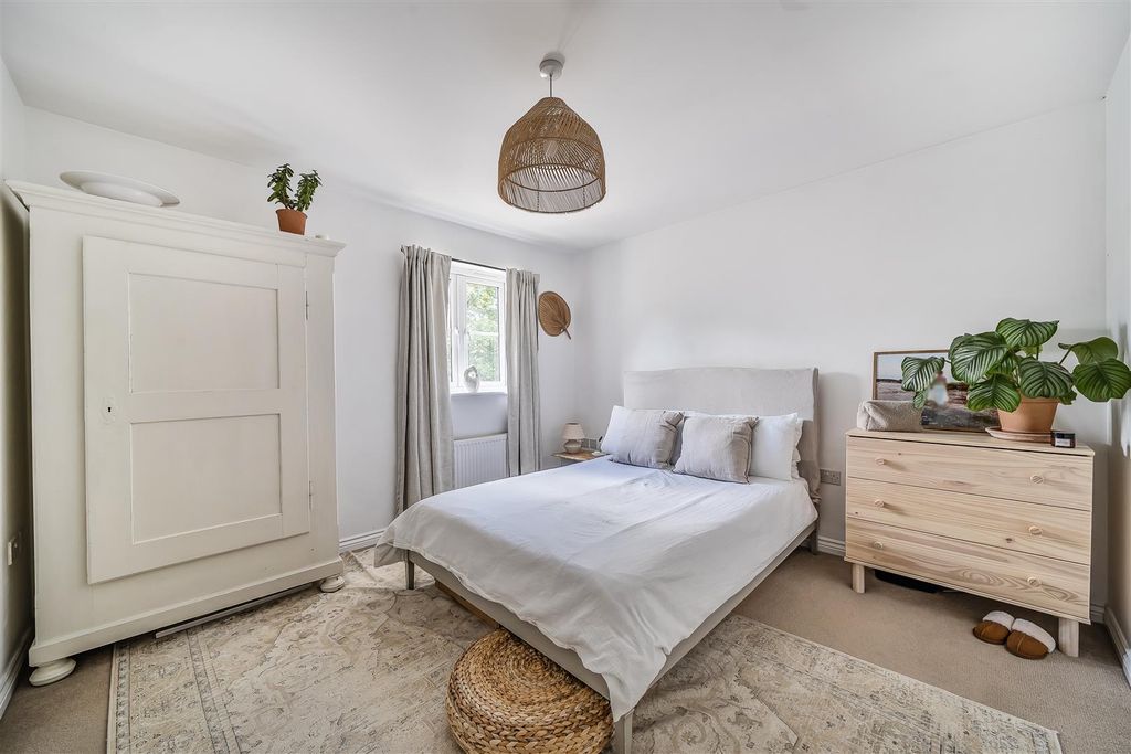 Property photo 3 of 16 1348673-7-68Bee16De9c9B.Jpg