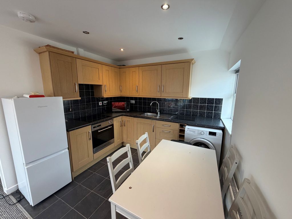 Property photo 2 of 5