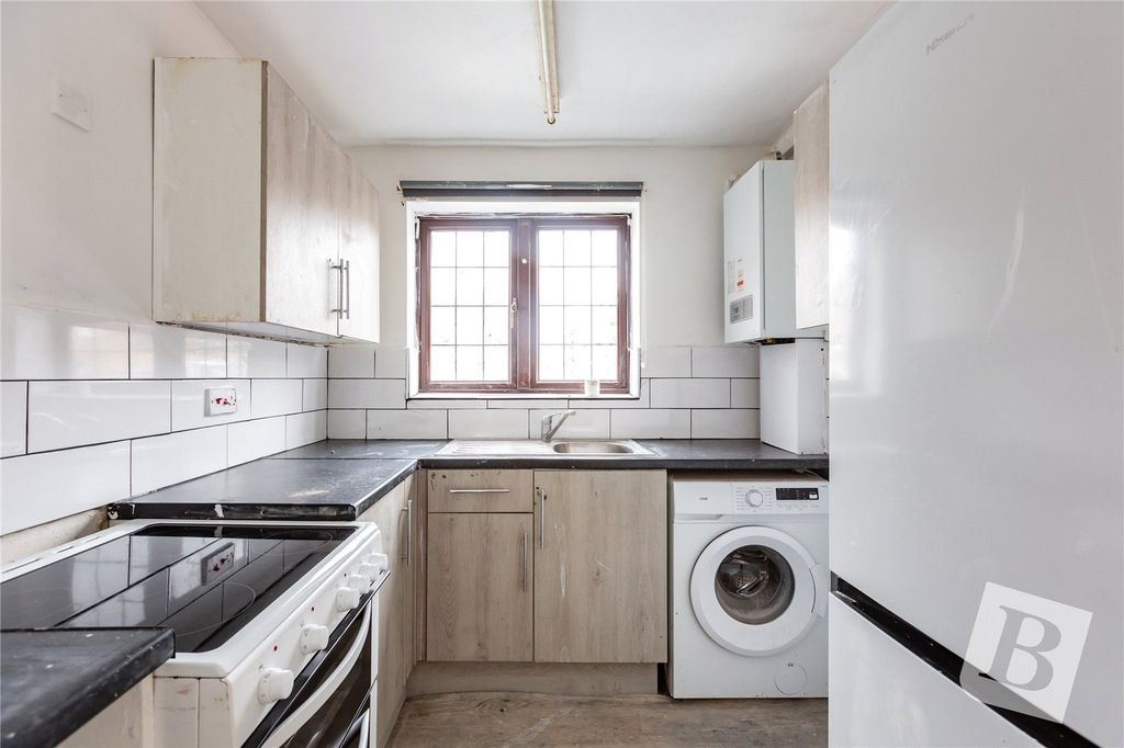 Property photo 2 of 10 Picture No. 12